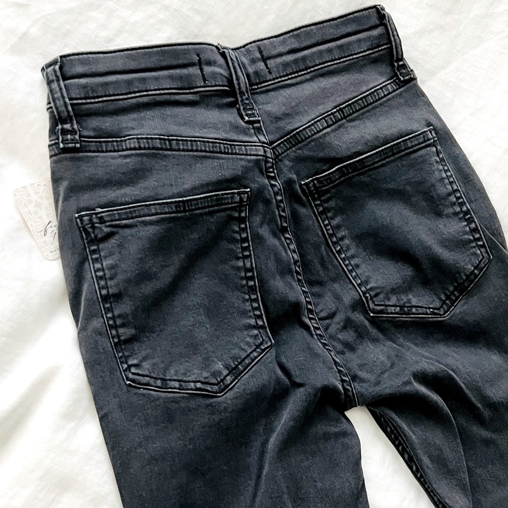 πHPπWe The Free Sabrina Distressed Jeans - Picture 7 of 7